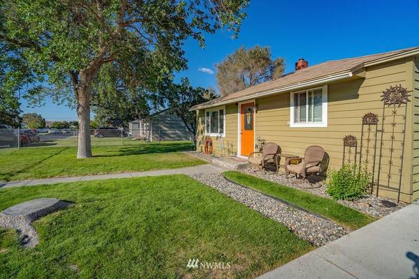 54 H ST NE, Ephrata, WA 98823