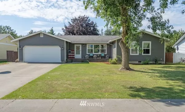 807 W First ST, Nooksack, WA 98276