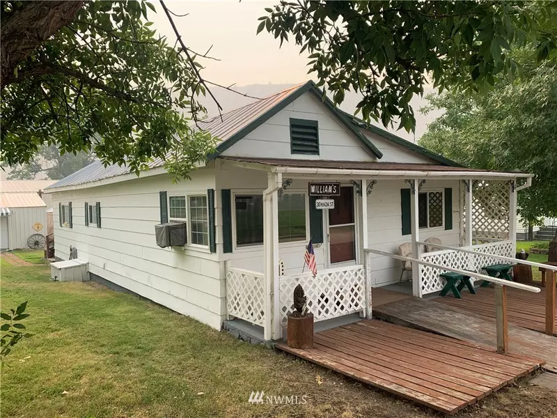 30 Main ST, Methow, WA 98834