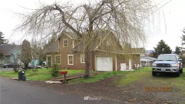 Raymond, WA 98577,728 Jackson ST