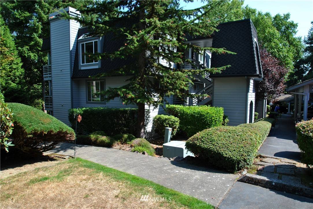 9816 NE 142nd Place #E202, Kirkland, WA 98034