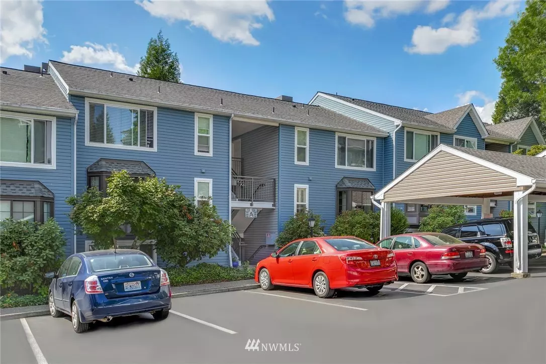 Kirkland, WA 98034,12704 NE 144th ST #A204