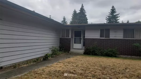 2015 NE 28th ST, Renton, WA 98056