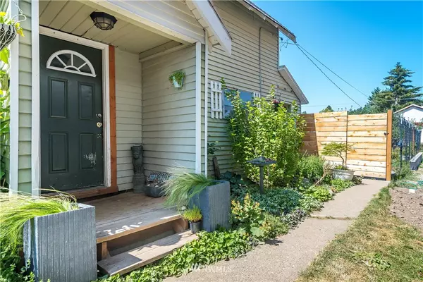 213 W Washington AVE, Roslyn, WA 98941