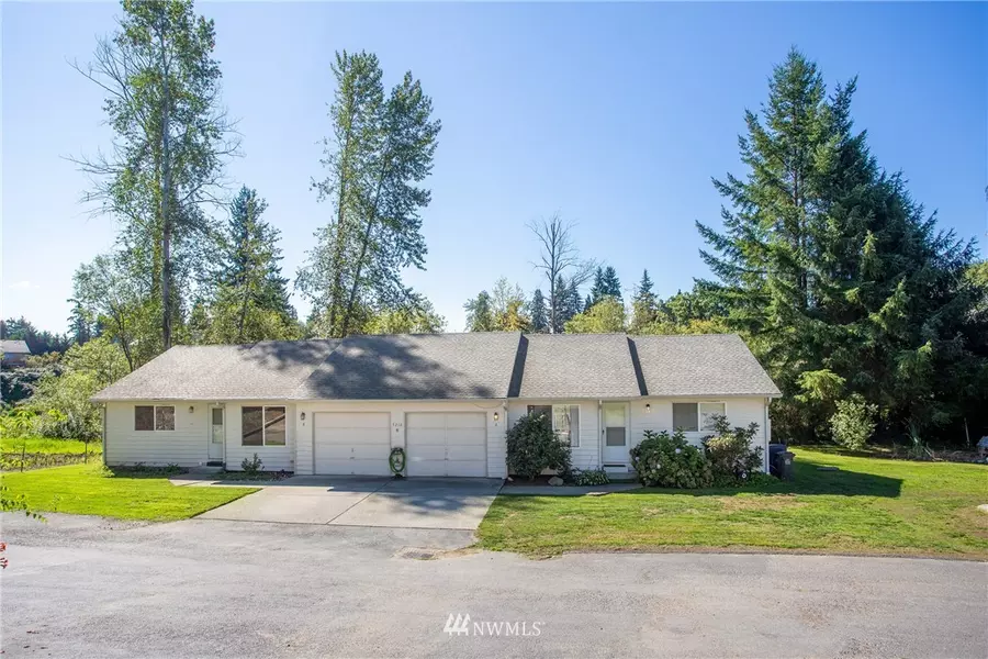 5216 Grove ST #A & B, Marysville, WA 98270