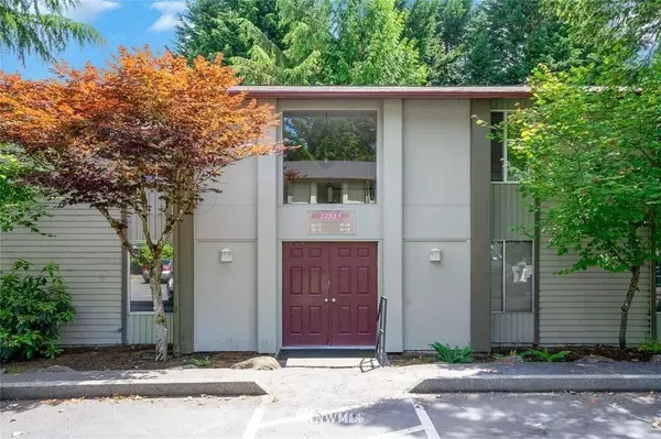 Renton, WA 98058,17515 151st AVE SE #6-2