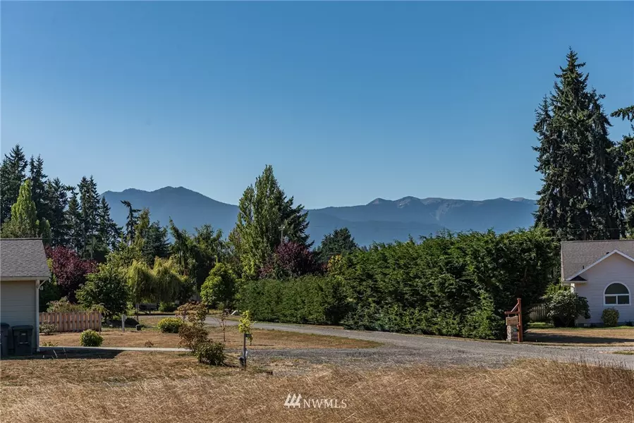 66 Lancaster LN, Port Angeles, WA 98362