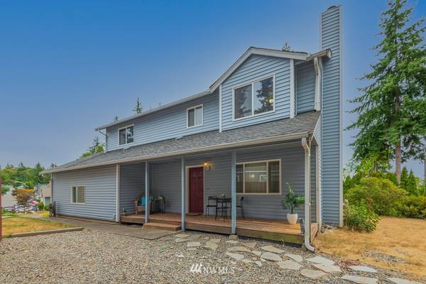 600 NE Flagstone LN, Bremerton, WA 98310