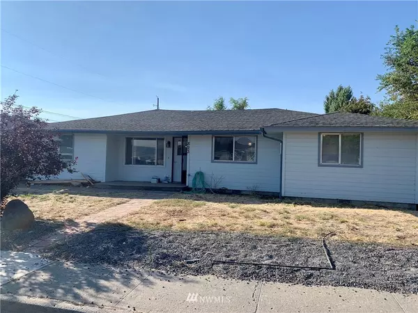 Soap Lake, WA 98851,823 Main AVE W