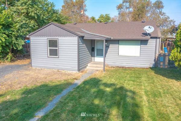 246 W Knolls Vista DR, Moses Lake, WA 98837