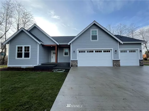 801 Pine Crest DR, Everson, WA 98247