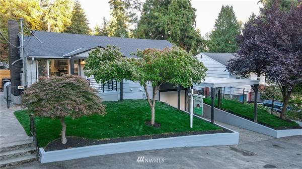 11812 32nd AVE NE, Seattle, WA 98125