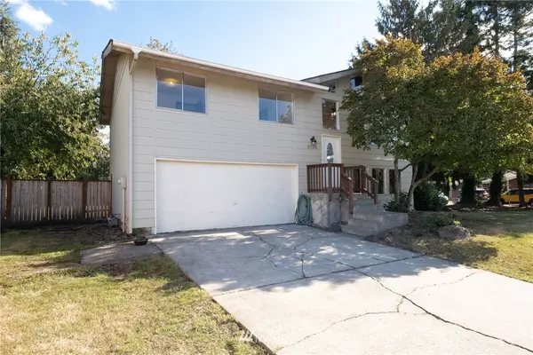 3706 Lemontree LN, Auburn, WA 98092