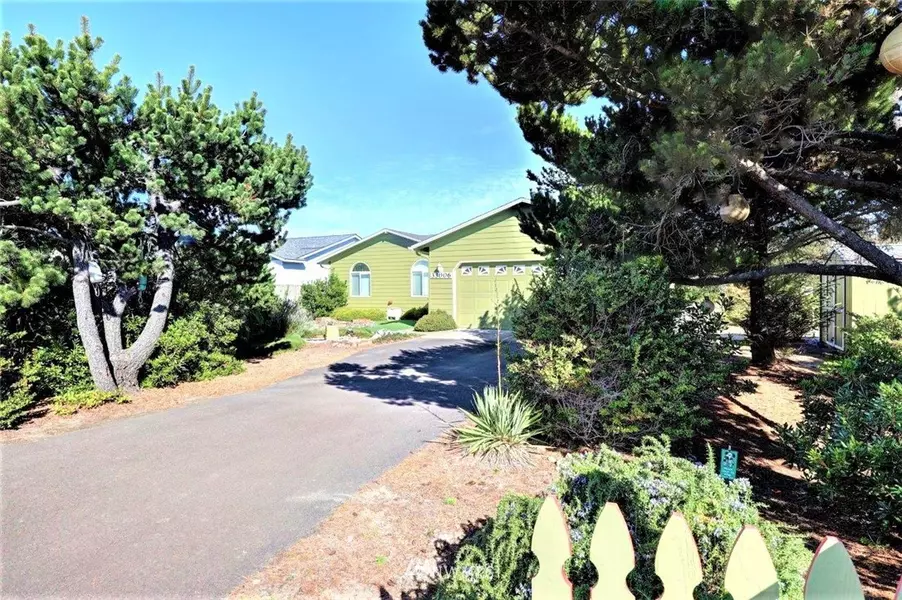 33006 G PL, Ocean Park, WA 98640