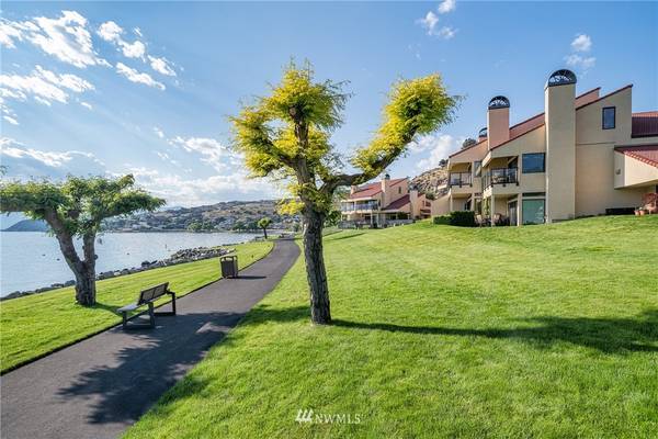 100 Lake Chelan Shores DR #19-2, Chelan, WA 98816