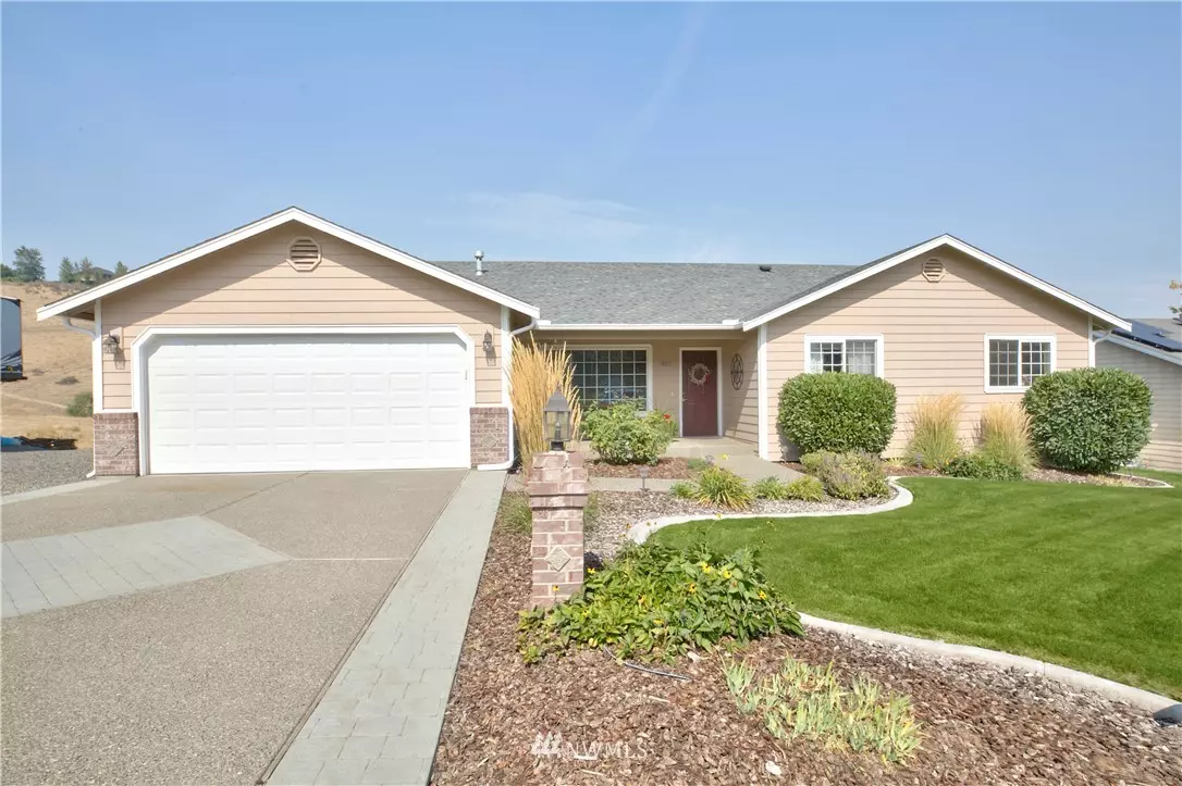 Selah, WA 98942,1607 W Orchard AVE