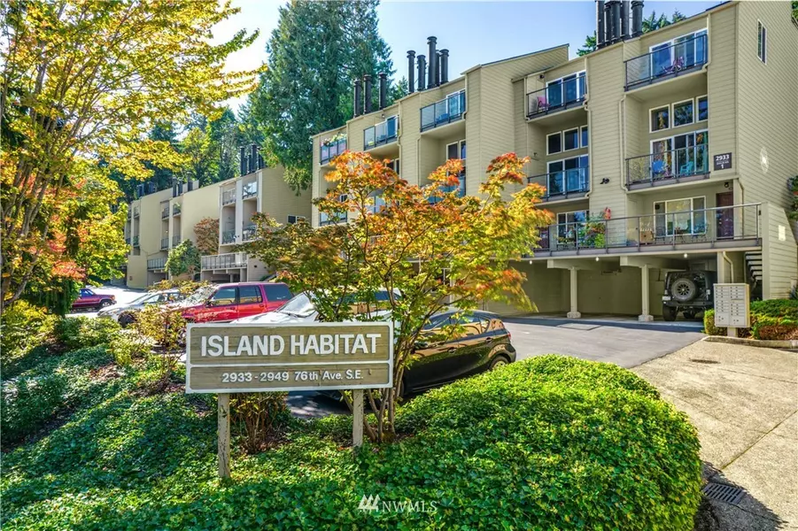 2933 76th AVE SE #11B, Mercer Island, WA 98040