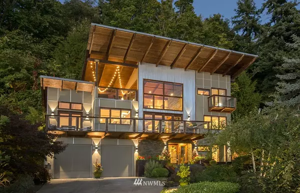 10400 47th AVE SW, Seattle, WA 98146