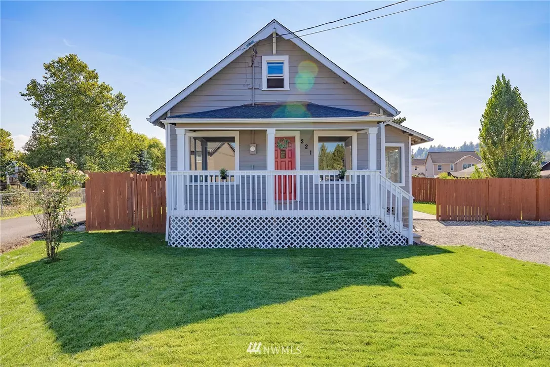 Pacific, WA 98047,221 3rd AVE NW