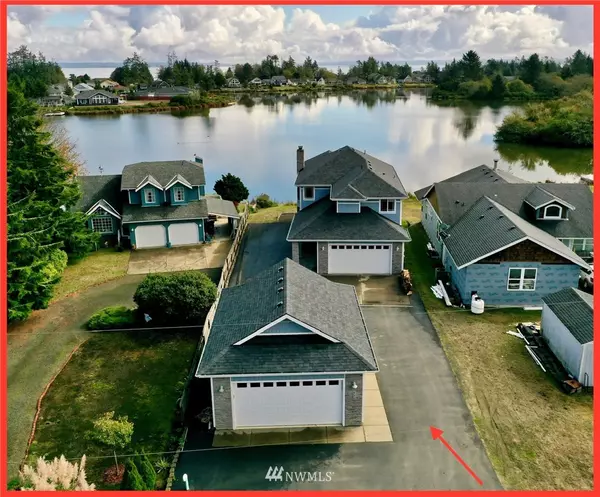 470 Mud Hen LOOP SE, Ocean Shores, WA 98569