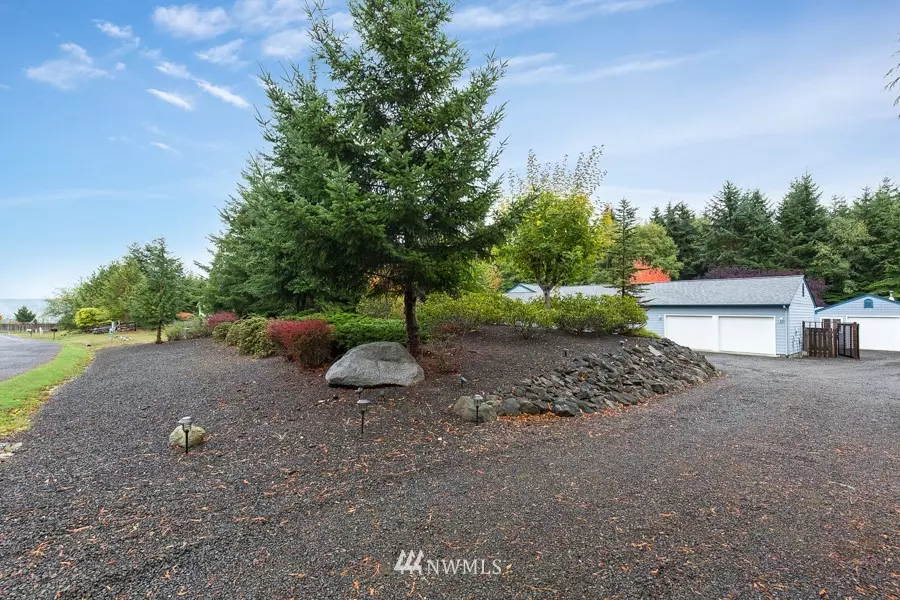 402 Rhododendron DR, Sequim, WA 98382