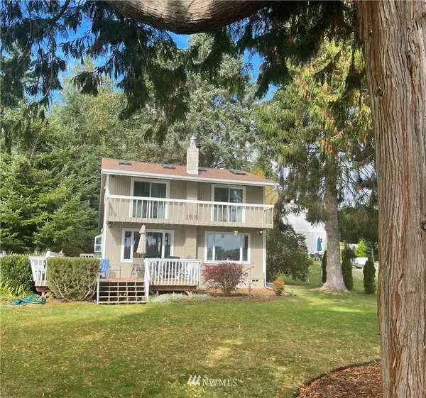 10631 NE West Kingston Rd, Kingston, WA 98346