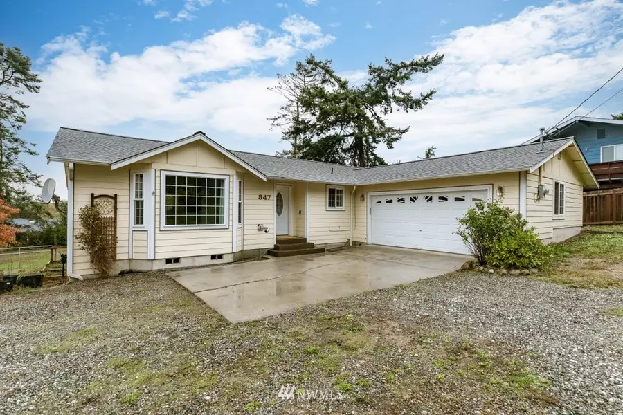 947 Diane AVE, Oak Harbor, WA 98277