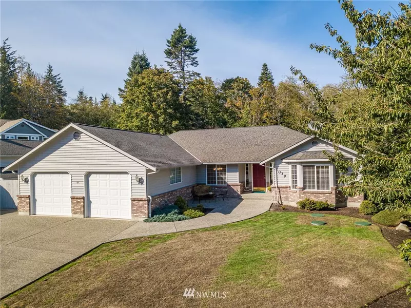 1019 Joanna LN, Camano Island, WA 98282