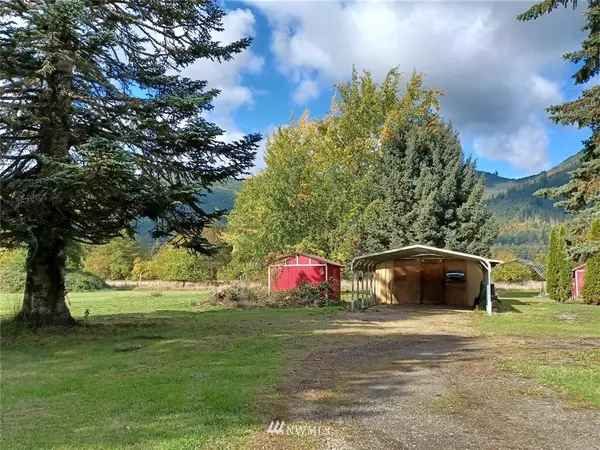 138 Waterloo RD, Glenoma, WA 98336