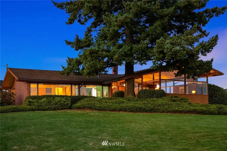 9608 Hilltop RD, Bellevue, WA 98004