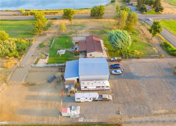 551 Buena Loop RD, Zillah, WA 98933