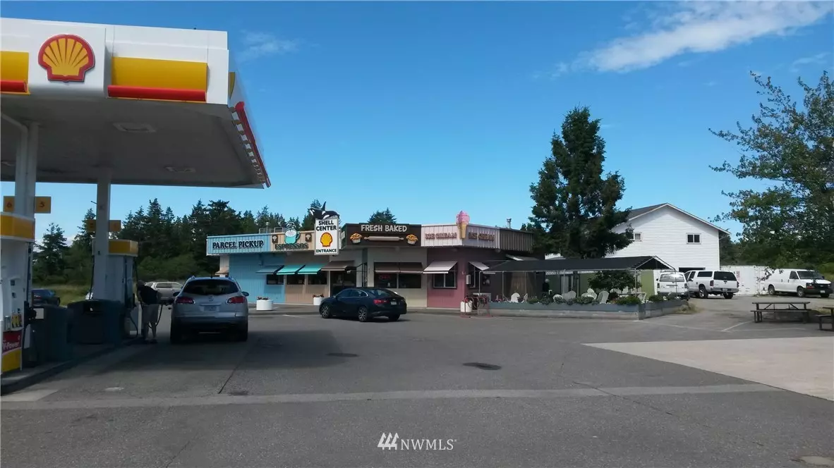 Point Roberts, WA 98281,423 Tyee DR