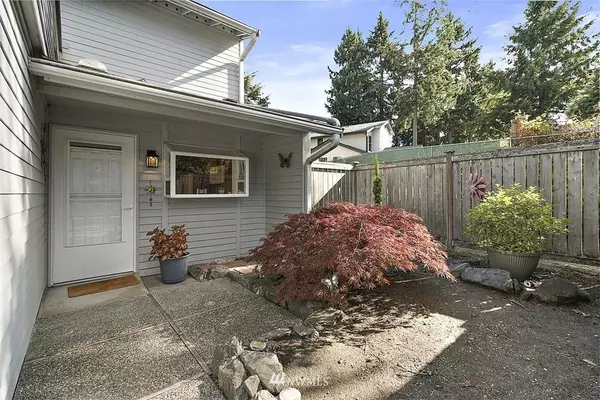 University Place, WA 98467,5533 Bridgeport WAY W #D