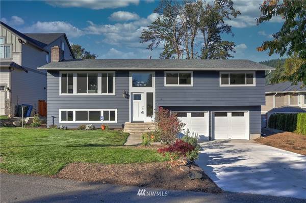 5208 NE 24th ST, Renton, WA 98059