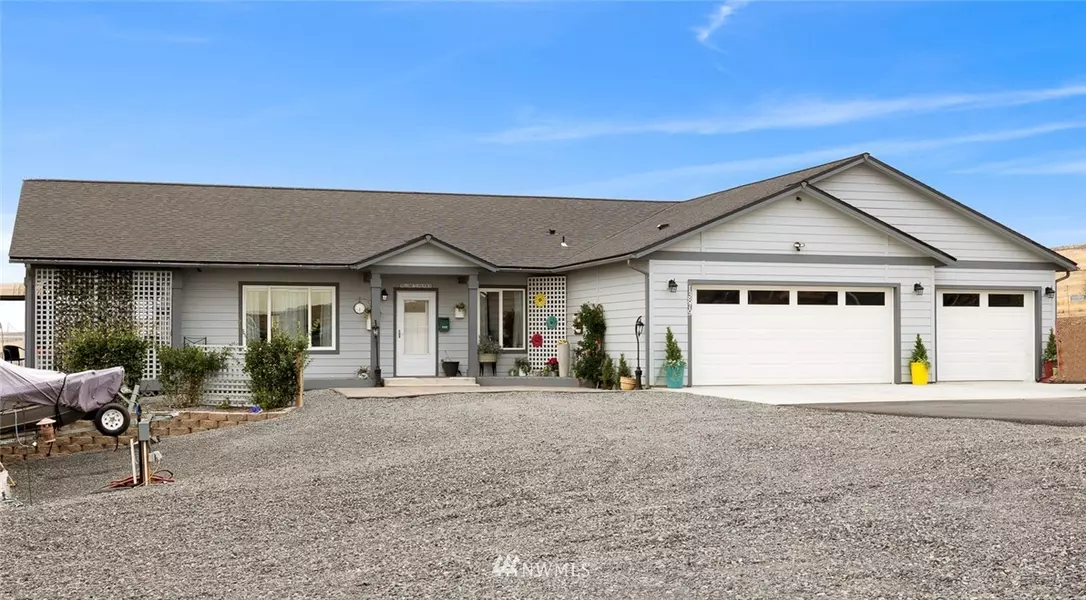 13879 Road Q.4 NW, Quincy, WA 98848