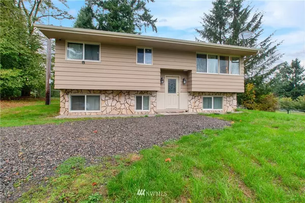 730 Tipsoo LOOP S, Rainier, WA 98576