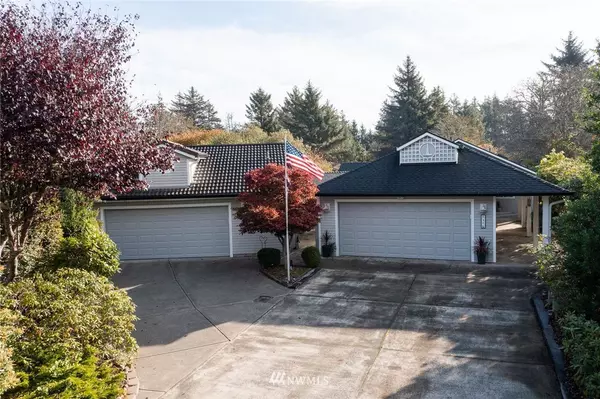 646 Island CIR SE, Ocean Shores, WA 98569
