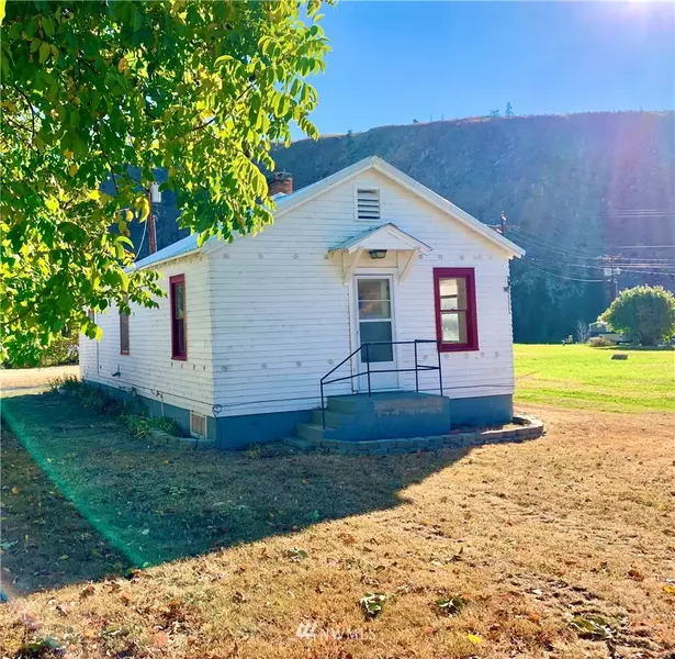 28 Main ST, Methow, WA 98834