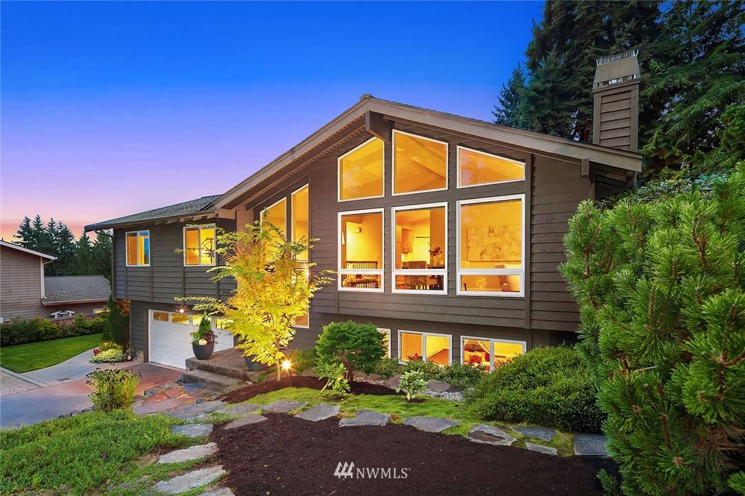 2440 72nd AVE SE, Mercer Island, WA 98040