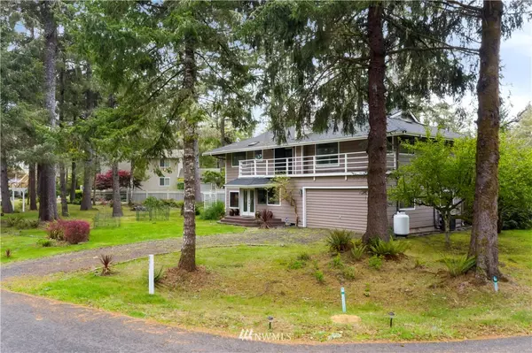 801 Gunderson AVE SE, Ocean Shores, WA 98569