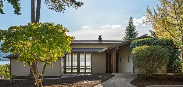 Sammamish, WA 98075,3815 E Lake Sammamish Shore LN SE