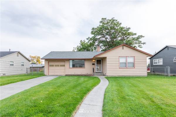 323 W Knolls Vista DR, Moses Lake, WA 98837