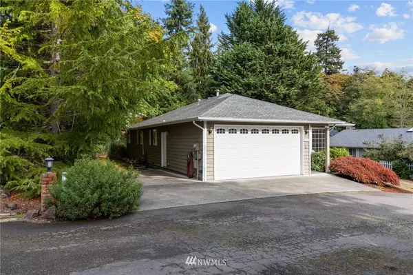 Des Moines, WA 98198,25122 Marine View DR S