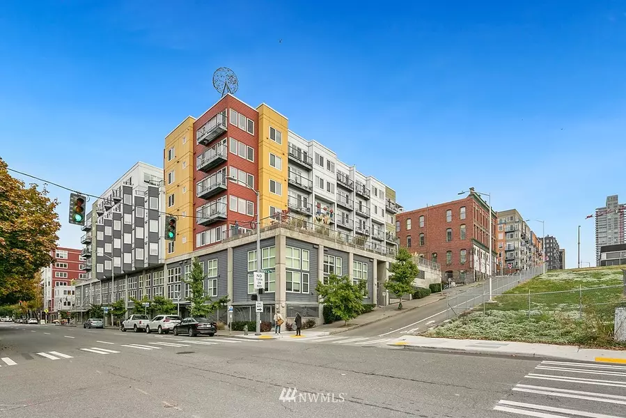 2500 Western AVE #210, Seattle, WA 98121