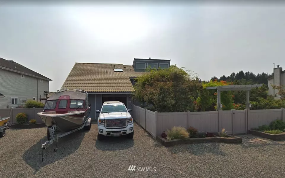 7219 NE William Rogers RD, Indianola, WA 98342