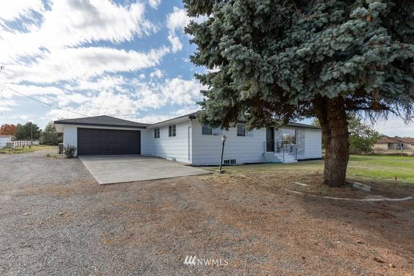 301 S Highlands, Kennewick, WA 99337