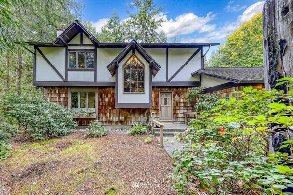 1524 Arthur PL NW, Bainbridge Island, WA 98110