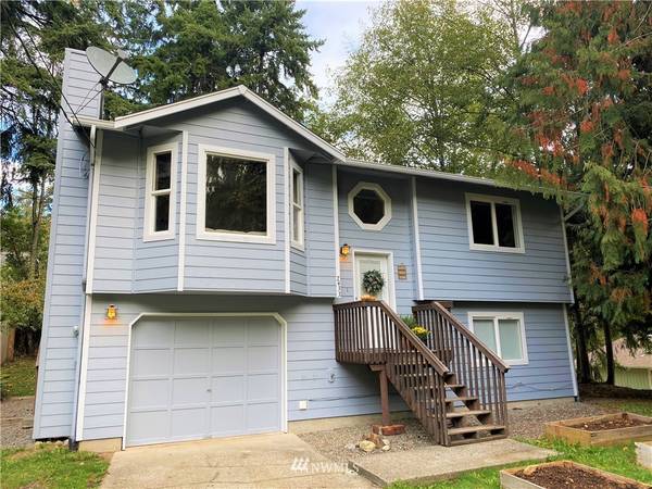 7433 SE Truman ST, Port Orchard, WA 98366