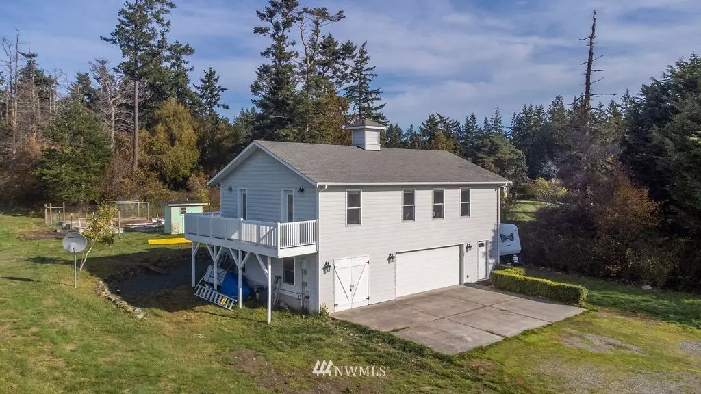 1400 Penn Cove RD, Oak Harbor, WA 98277