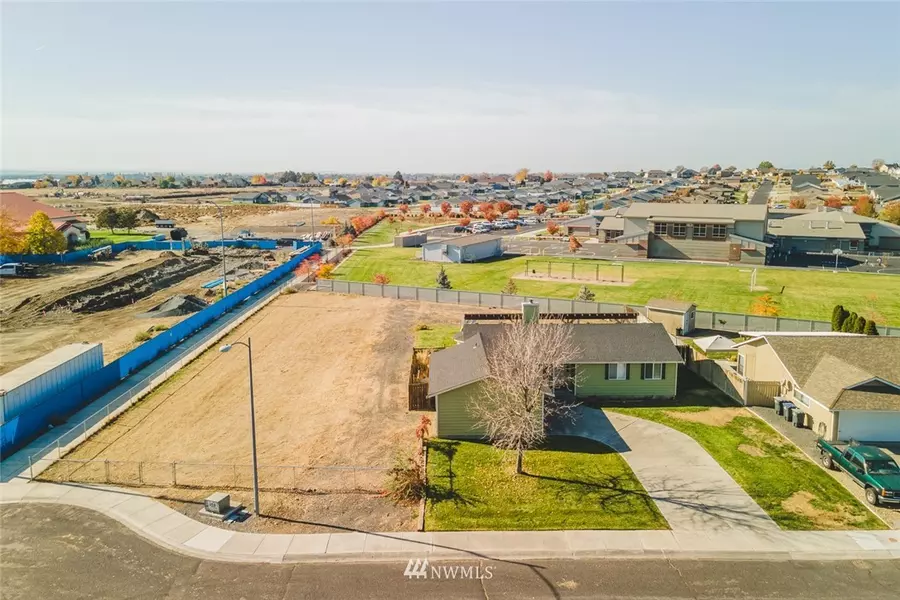 410 White DR, Moses Lake, WA 98837